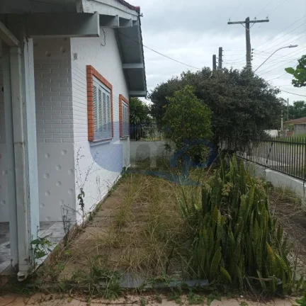 Imagem Casa a venda com 3 dormitorios no centro de Torres/RS
