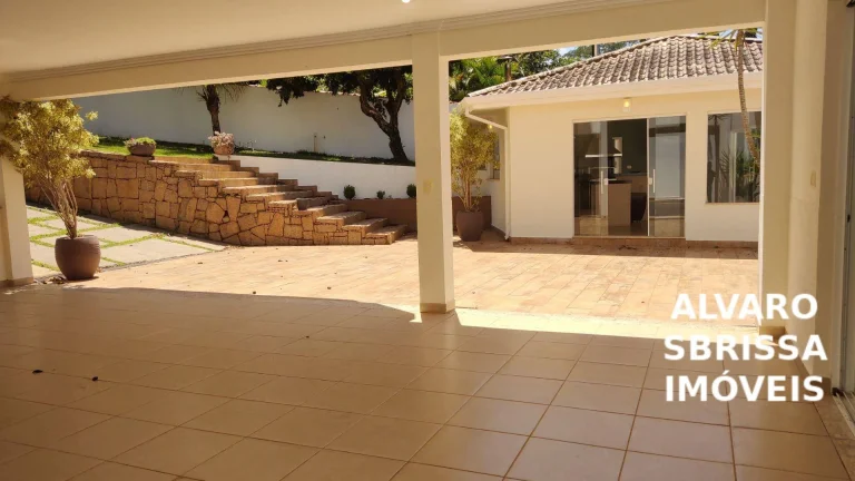 Imagem Casa com piscina, área gourmet e grande quintal. Estuda permuta com imóvel comercial. 395 m². Condomínio Zuleika Jabour Salto/SP