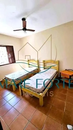 Imagem AMPLA CASA COM CHURRASQUEIRA E QUINTAL