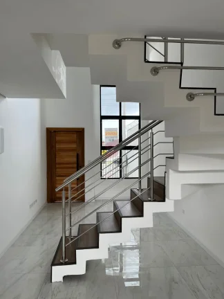 Imagem SOBRADO com 3 dormitórios à venda por R$ 749.000,00 no bairro Alto Tarumã - PINHAIS / PR