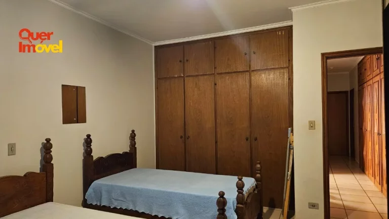 Imagem Imponente casa à venda em Ribeirão Preto-SP, no bairro Ribeirânia: 4 quartos, 2 suítes, 1 sala, 5 banheiros, 3 vagas, 346,67m².
