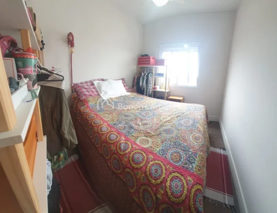 Imagem Lindo apartamento com 3 quartos sendo 1 suíte. A sala ampla, banheiros com box de vidro. Sacada gou...