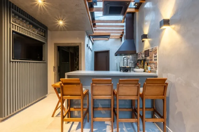 Imagem Casa Sobrado Planalto Paulista - 381M², 3 Dorms, 2 Suítes, 3 Vagas, Piscina, Churrasqueira, Hidromassagem, Espaço Gourmet, Closet, Aquecimento Solar.