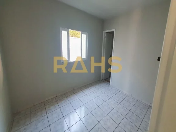 Imagem Ótima casa 100% averbada, com 123,50m² privativos, construída em um terreno plano de 378m2 (12x31...