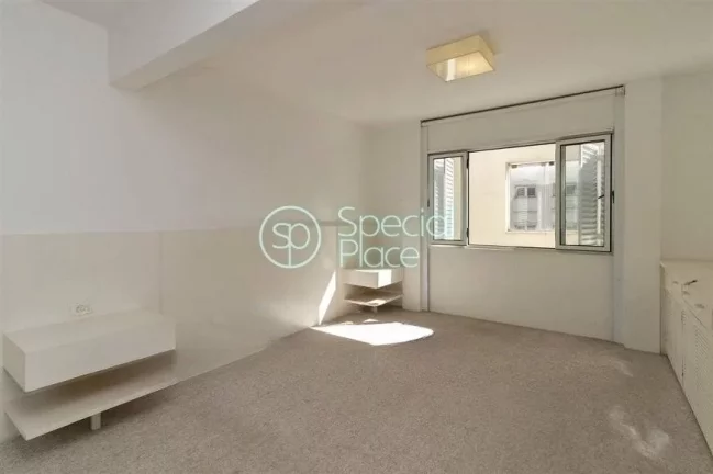 Imagem Cobertura duplex com 192m² localizada em uma rua pequena e tranquila, próxima do Shopping Iguatemi...