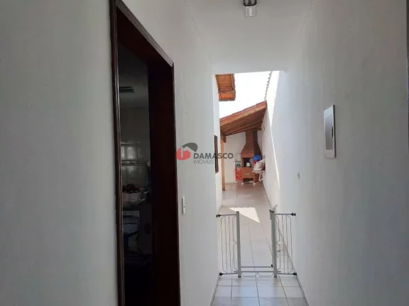 Imagem Casa à venda com 3 Quartos, 3 Suites, 3 Vagas, 751M², Utinga, Santo André - SP
