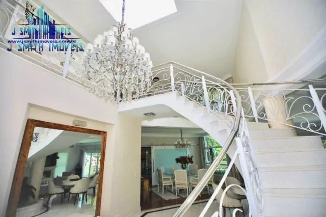 Imagem Belíssima casa em um dos melhores condomínios de alto padrão na Granja Viana!

 1 MILHÃO ABAIXO ...