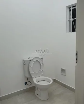 Imagem Sobrado comercial com 300 metros quadrados de terreno e 230 metros quadrados de área construída, 2...