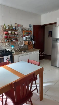 Imagem Apartamento à venda em localização privilegiada, próximo à Lagoa do Taquaral e a uma ampla rede...