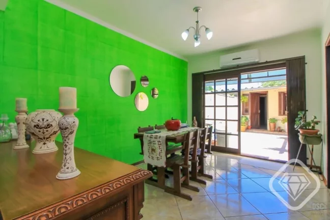 Imagem Sobrado com charme e praticidade na zona sul!

Essa casa estilo sobrado é perfeita para quem busca ...