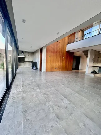 Vende-se casa em 400 m2, 3 suites em Condominio Quinta dos Ventos