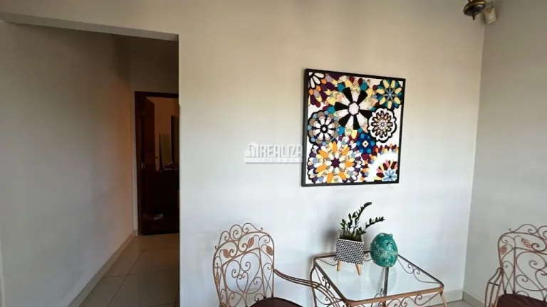 Imagem Casa à venda no bairro Vila Olímpica, Uberaba - 3 dormitórios, suíte, sacada e quintal!