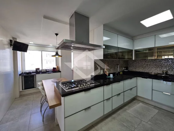 Imagem Apartamento de Luxo no Condomínio Majestic – 4 Suítes, Vista Lazer