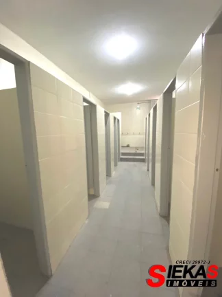 Imagem Galpão comercial para locação em Barueri-SP, Jardim Califórnia: 5 salas, 4 banheiros, 1.179m² de área!