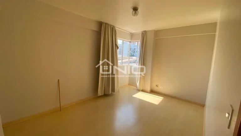 Imagem Apartamento Ed. Cainã - 3 Dormitórios Semi-Mobiliado no Centro