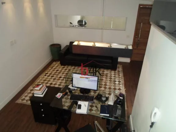 Imagem Casa com 5 dormitórios à venda, 240 m² e 2 vagas de garagem - Brooklin