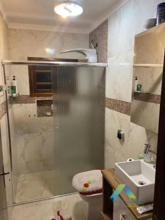 Imagem Sobrado com 3 Quartos e 4 banheiros à Venda, 136m²