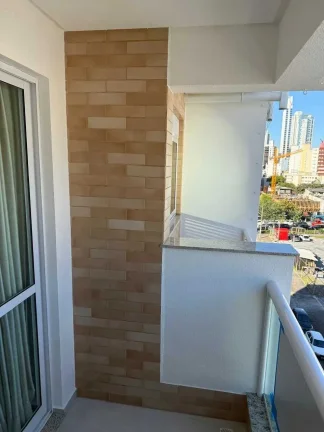 Imagem Apartamento mobiliado com 2 dormitórios sendo 1 suíte e 1 vaga de garagem em Balneário Camboriú