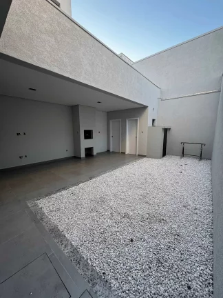 Imagem Sobrado com 3 suítes e 2 vagas de garagem no Dom Bosco em Itajaí