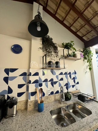 Imagem Este charmoso sobrado, totalmente planejado e recém reformado, oferece conforto e praticidade para ...