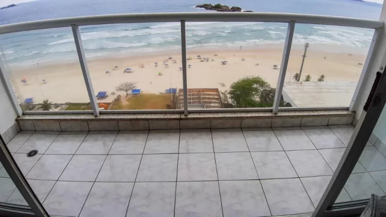 Imagem PITANGUEIRAS - DE FRENTE E COM LINDA VISTA PARA O MAR - 01 VAGA.