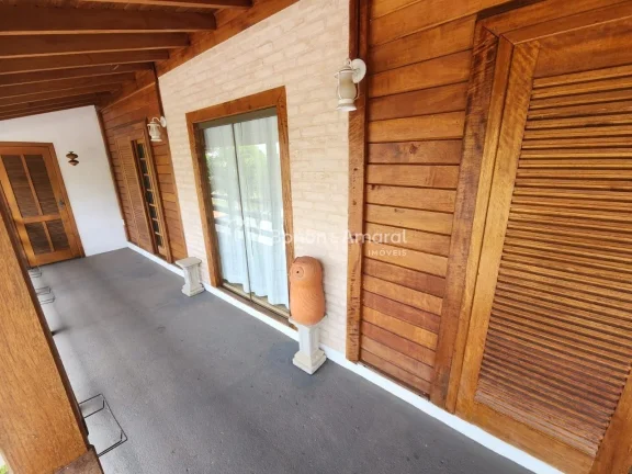 Imagem Imóvel espaçoso para comprar, confira esta ótima opção com 5 quartos, sendo 1 suíte, e 3 banhe...