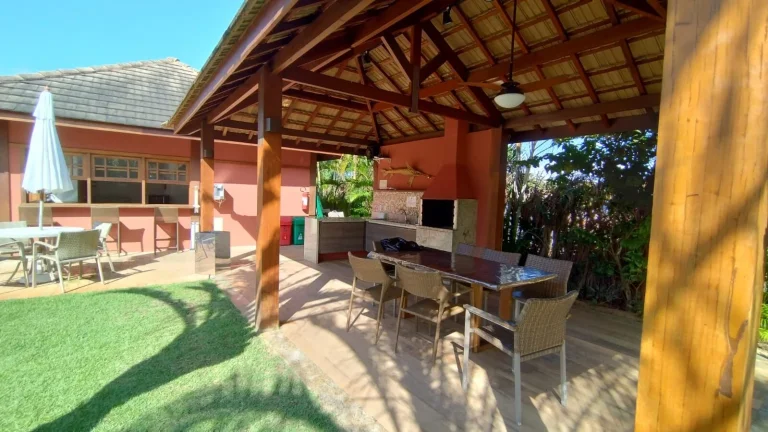 Imagem Apartamento duplex à venda, localizado no bairro Praia do Forte em Mata de São João-BA