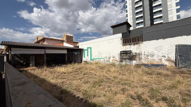 Imagem LOTE DISPONIVEL Á VENDA EM EXCELENTE LOCALIZAÇÃO NA VILA INDUSTRIAL TODO MURADO, COM PORTÃO E COBERTURA AMPLA