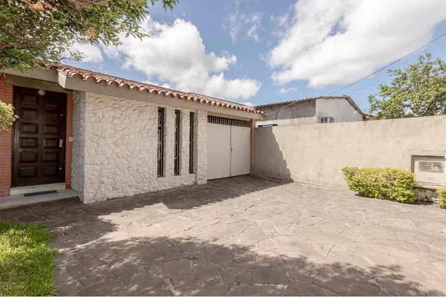 Imagem Casa com 4 Quartos à Venda,  em Camaquã - Porto Alegre