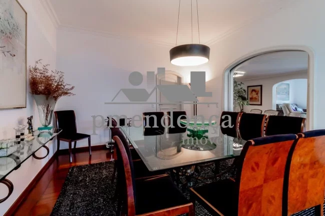 Imagem Apartamento Alto Padrão reformado em Higienópolis, com 4 suítes e 4 vagas pronto para morar!