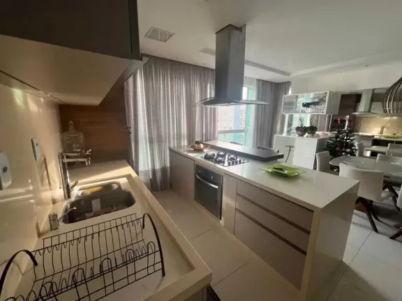 Imagem Apartamento mobiliado com 3 suítes e 2 vagas de garagem em Balneário Camboriú