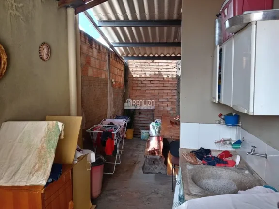 Imagem Casa com piscina à venda no Parque dos Buritis, Uberaba - MG