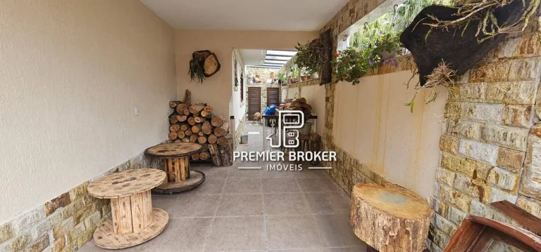 Imagem Casa com 5 dormitórios à venda, 100 m² por R$ 850.000,00 - Alto - Teresópolis/RJ