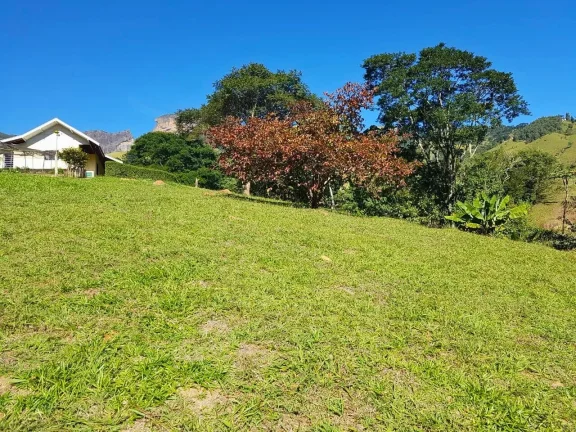 Imagem Terreno Exclusivo de 30.000 m² com Nascente e Vista Frontal para a Pedra do Baú