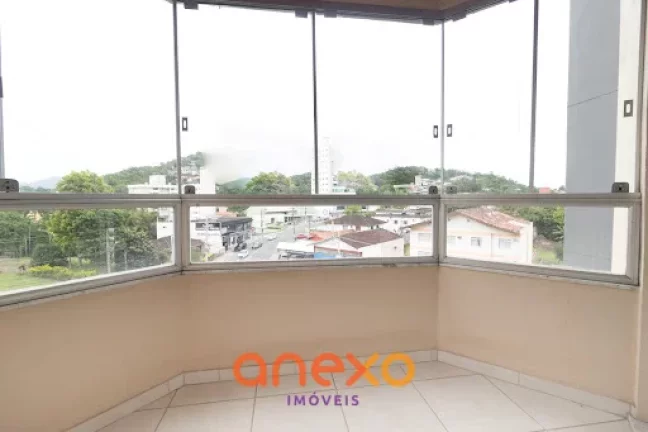 Imagem Apartamento a venda em Blumenau com 3 Dormitórios no bairro Vila Nova.