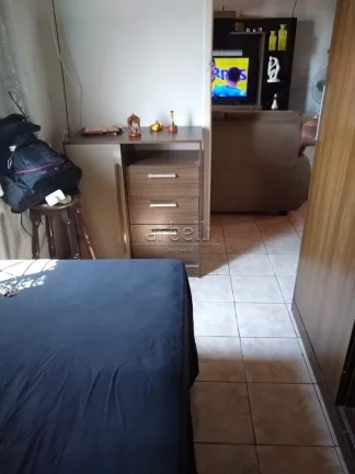 Imagem Casa térrea com 195 metros quadrados de área total, 3 quartos, ampla sala, cozinha, área de servi...