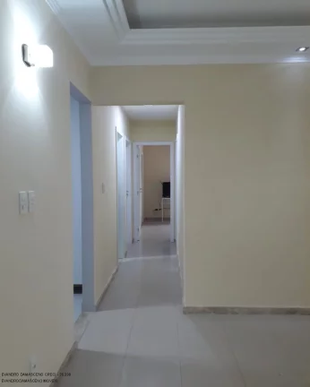 Imagem Casa de Alto Padrão em Condomínio à Venda em Camaçari-BA - 3 quartos, 1 suíte, 2 salas, 1 banheiro, 4 vagas, 130,00 m².