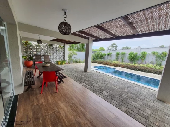 Imagem Casa em Condomínio com 3 suítes e 2 vagas de garagem em Vila de Abrantes, Camaçari-BA: confira!