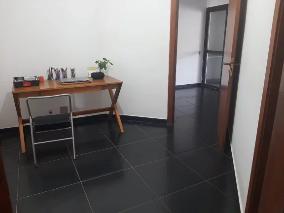 Imagem Apartamento de Luxo no Itaim Bibi: 4 Quartos, 2 Suítes, 3 Banheiros, 3 Vagas - 181m² - São Paulo-SP