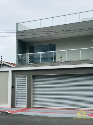Casa com 3 Quartos à Venda, 217 m² em Centro De Vila Velha - Vila Velha