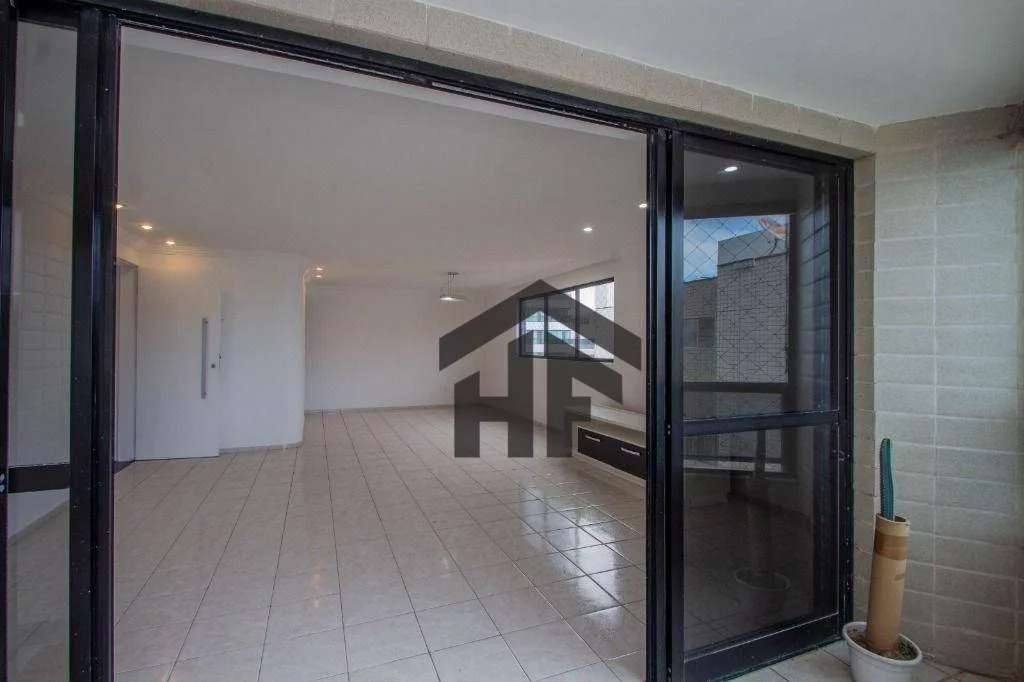 Apartamento com 4 Quartos para Alugar, 150 m² em Boa Viagem - Recife