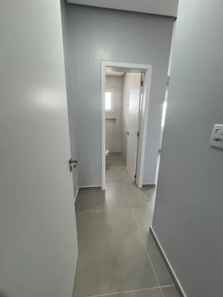 Imagem Casa de 3 quartos sendo um suine no Bosque dos Ipes