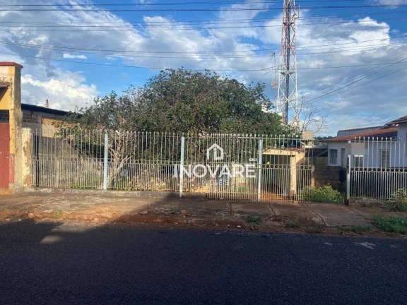 Imagem Casa com 2 dormitórios à venda, 80 m² por R$ 280.000,00 - Setor Bela Vista - Itumbiara/GO
