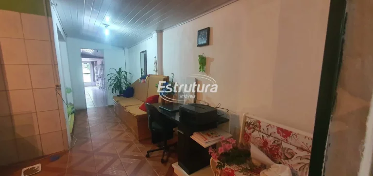 Imagem Casa comercial com 4 quartos e um ambiente para construir o seu negócio