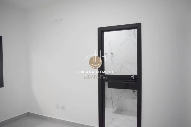 Imagem Casa com 4 Suítes e Design Moderno em condomínio