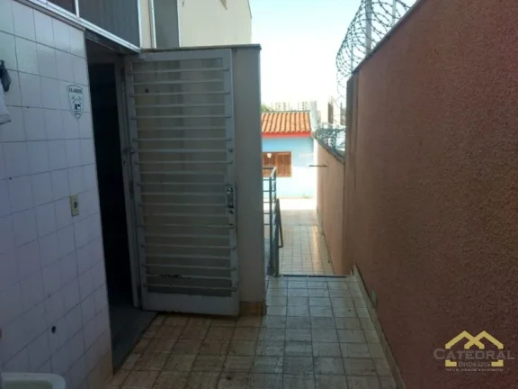 Imagem CASA, 322 M² - VENDA POR R$ 1.300.000,00 OU ALUGUEL POR R$ 7.300,00/MÊS - CENTRO - JUNDIAÍ/SP