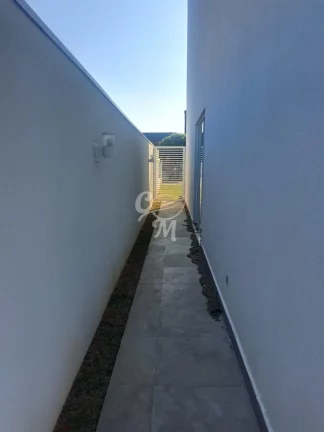 Imagem Sobrado com 3 Suítes em Medeiros