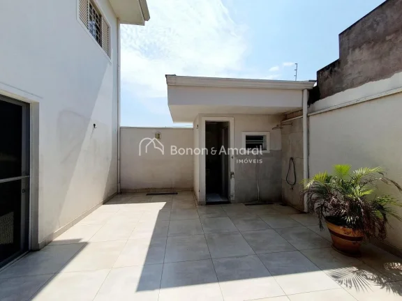 Imagem Lindo e espaçoso sobrado com 185 m² de área construída. No piso térreo a residência possui liv...