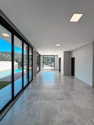 Imagem Casa à venda com 3 quartos, sendo 3 suítes, no condomínio Quintas da Boa Vista, Atibaia - SP