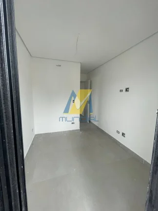 Imagem Apartamento com 2 dormitórios (1 suíte), sacada, elevador, 1 vaga. Novo